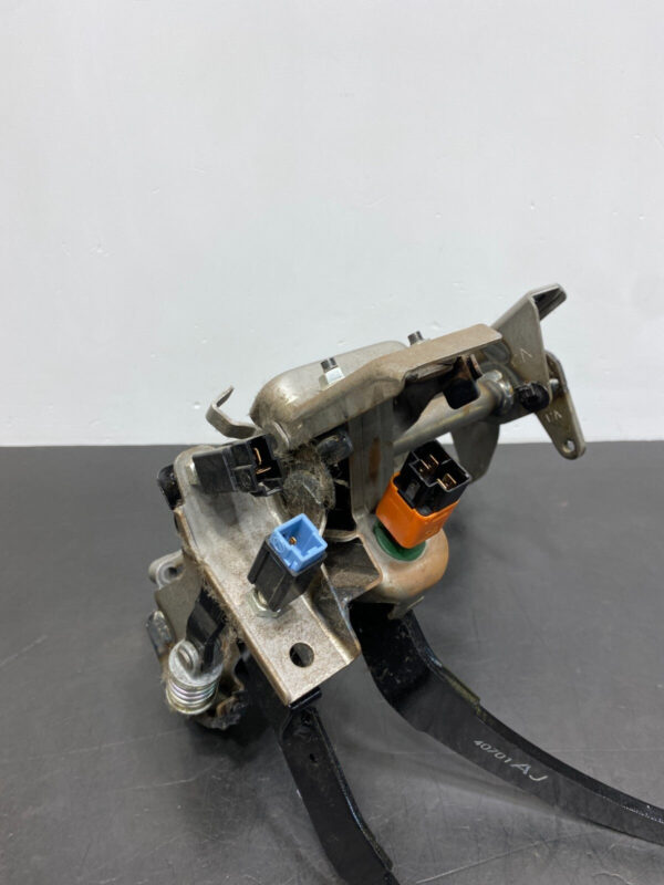 OEM BRAKE CLUTCH PEDAL SET PAIR (SUBARU BRZ) - Image 9