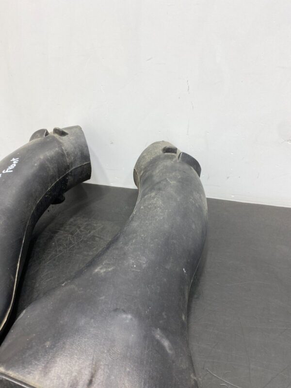 C5 Z06 FRON BRAKE DUCT PAIR DRIVER PASSENGER DUCTS  - Image 5