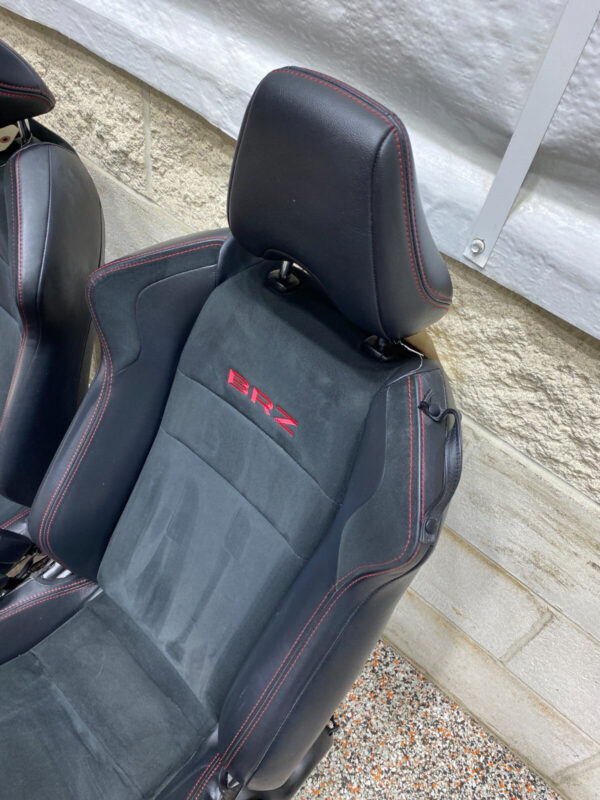 2020 SUBARU BRZ OEM FRONT REAR LEATHER SUEDE SEATS RED BRZ LOGO - Image 2