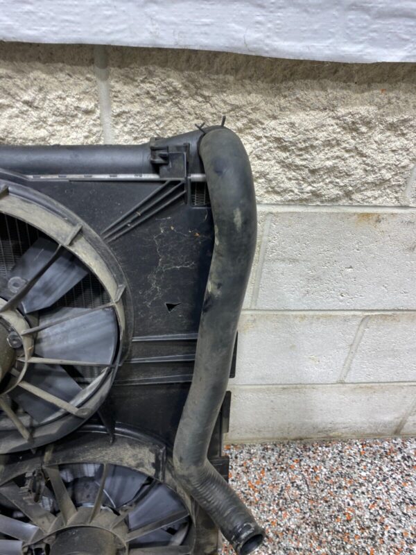 C5 Z06 RADIATOR WITH COOLING FANS COMBO ASSEMBLY  - Image 3