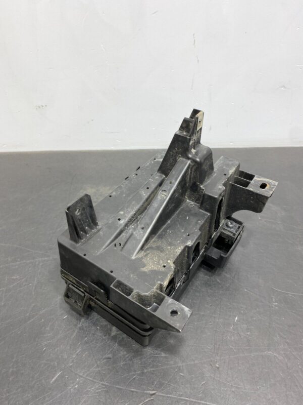 C6 OEM ENGINE BAY FUSE BOX ASSEMBLY (2006 Corvette) - Image 5