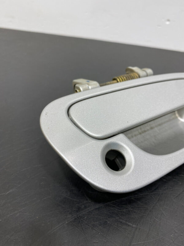 HONDA S2000 AP1 OEM PASSENGER RH EXTERIOR DOOR HANDLE ASSEMBLY - Image 2