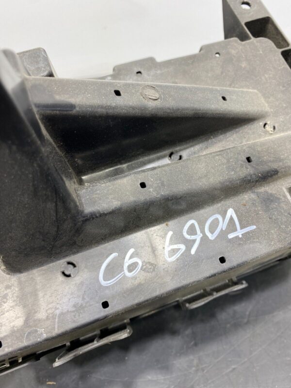 C6 OEM MAIN ENGINE BAY FUSE BOX ASSEMBLY - Image 3