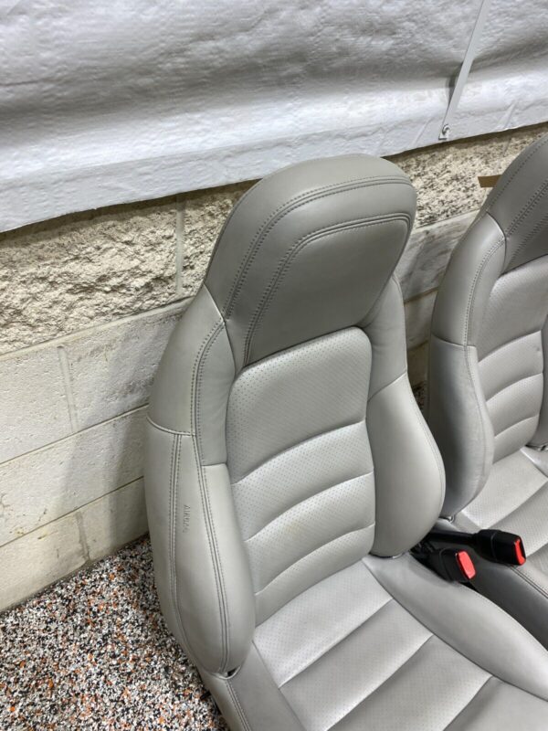 CORVETTE C6 OEM GREY LEATHER FRONT SEATS PAIR  - Image 11