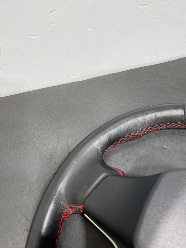 OEM STEERING WHEEL ASSEMBLY M/T NO PADDLE RED STITCH  SABURA - Image 5