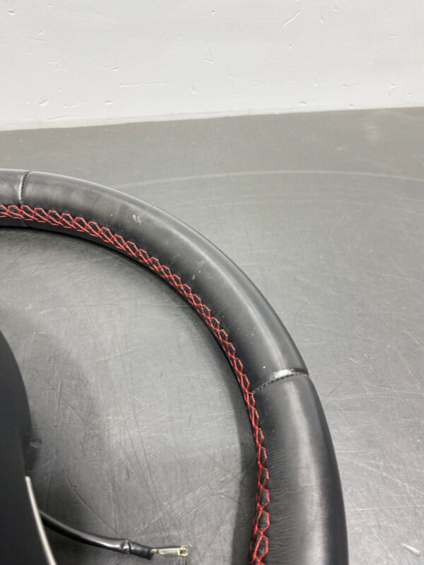 OEM STEERING WHEEL ASSEMBLY M/T NO PADDLE RED STITCH  SABURA - Image 2