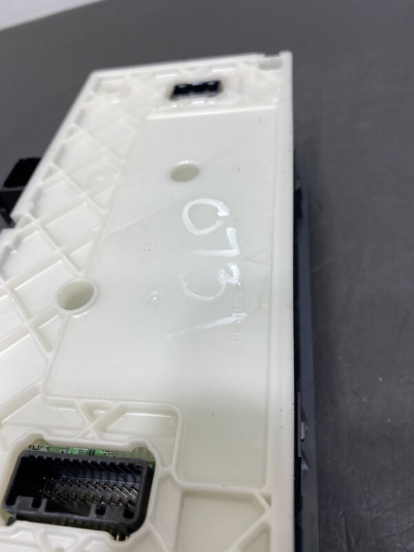 OEM CARBON LOOK CLIMATE CONTROL SWITCH PANEL SABURA - Image 4