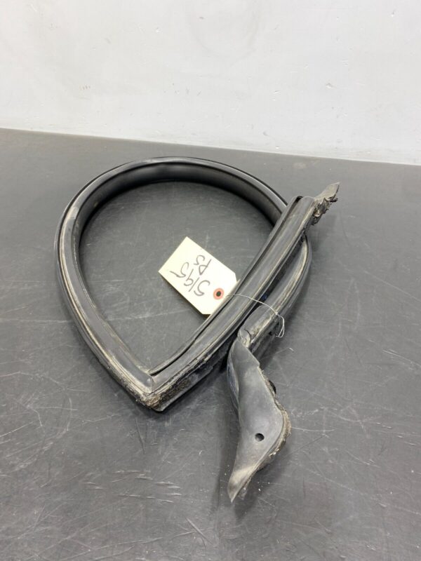 C5 Z06 OEM PASSENGER RH SEAL WINDOW RUBBER SEAL