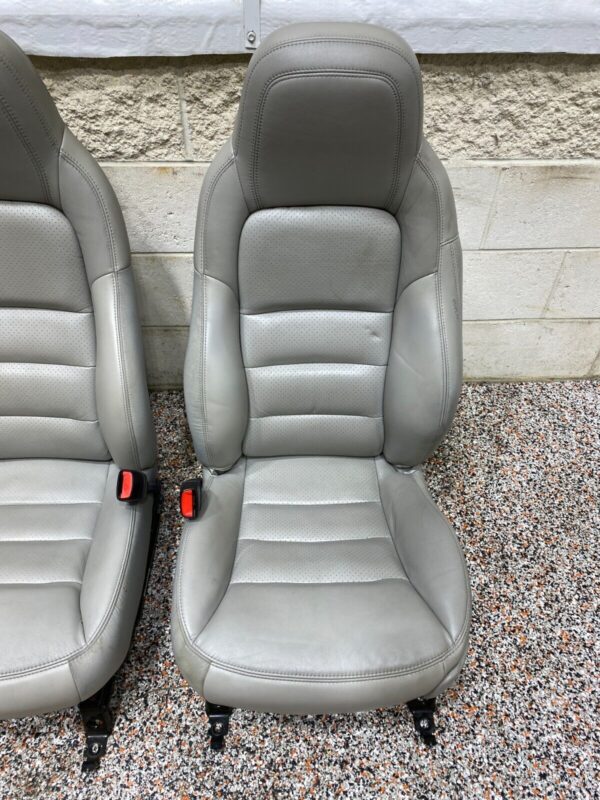 CORVETTE C6 OEM GREY LEATHER FRONT SEATS PAIR  - Image 5