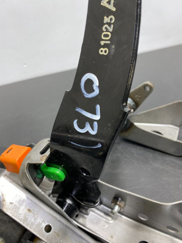 SUBARU BRZ OEM CLUTCH BRAKE PEDAL COMBO PEDALS  - Image 8