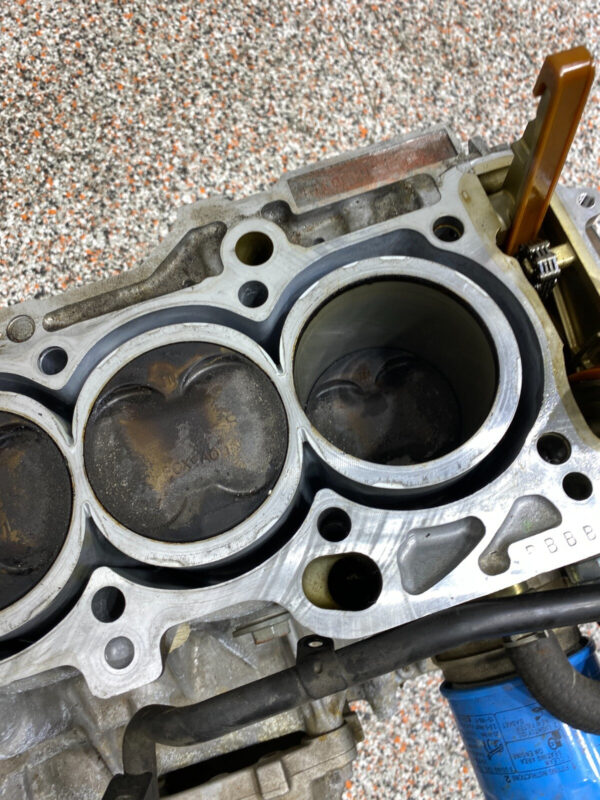 HONDA S2000 AP1 OEM F20C ENGINE SHORT BLOCK 2.0L USED 82K SCORED CYL 4 WALL - Image 10