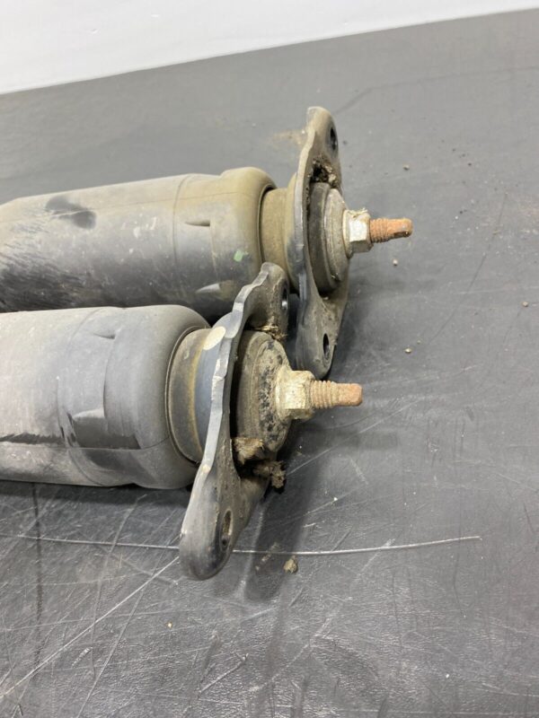 C6 GRANDSPORT OEM REAR STRUTS PAIR DRIVER PASSENGER STRUTS  - Image 2