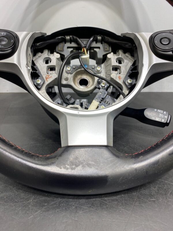 OEM PERFORMANCE PACK STEERING WHEEL ASSEMBLY (SUBARU BRZ) - Image 3