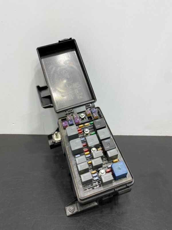 C6 Z06 OEM ENGINE BAY FUSE BOX MAIN BOX