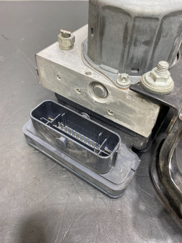 OEM ABS ANTI LOCK BRAKE MODULE UNIT (SUBARU BRZ) - Image 6