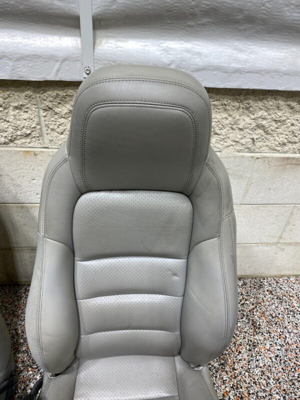 CORVETTE C6 OEM GREY LEATHER FRONT SEATS PAIR  - Image 6