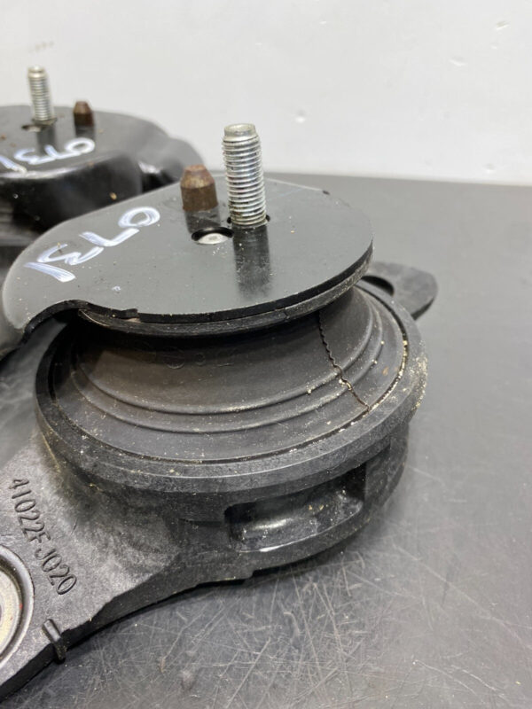 ENGINE MOUNT BRACKET PAIR DRIVER PASSENGER  - Image 2