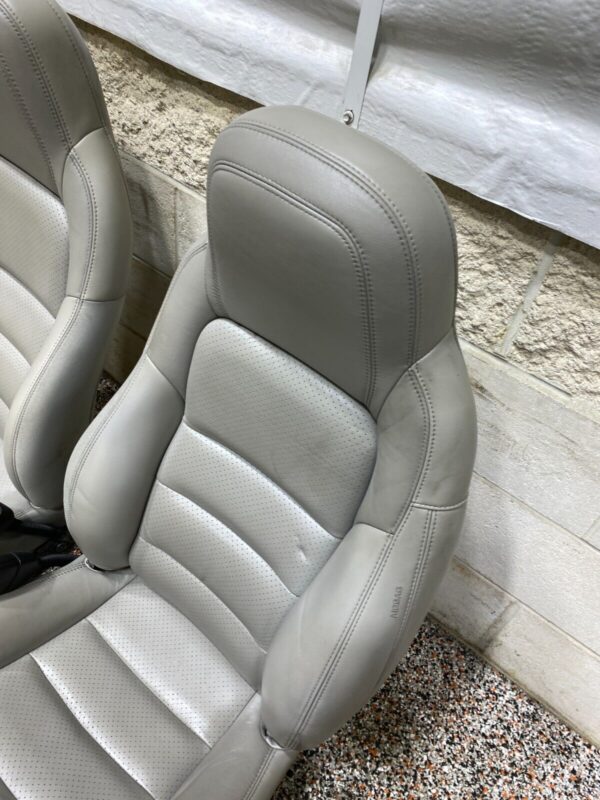 CORVETTE C6 OEM GREY LEATHER FRONT SEATS PAIR  - Image 7