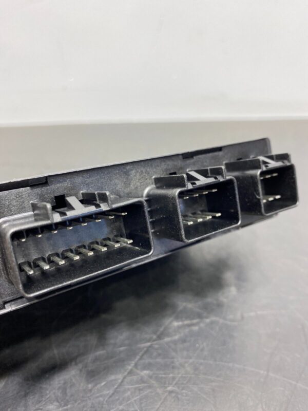 C6 GRANDSPORT OEM RFID KEYLESS MODULE - Image 2