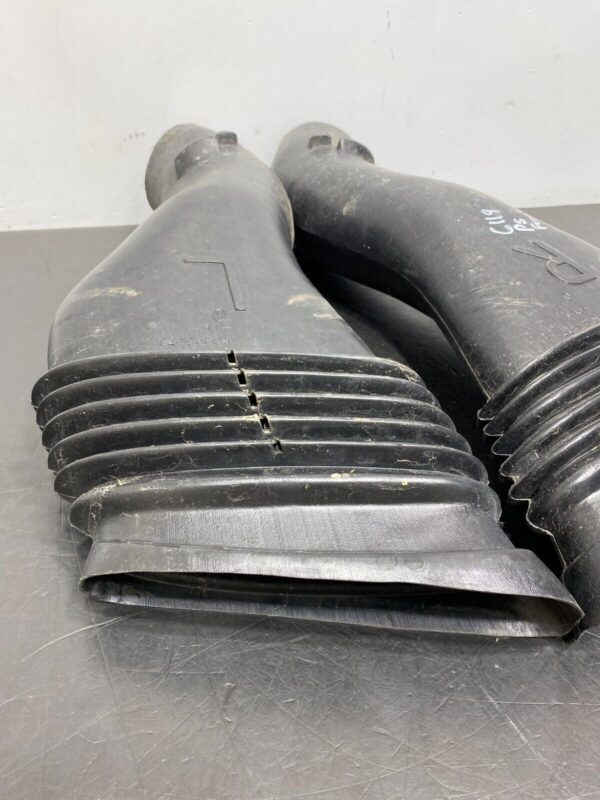 C5 Z06 FRON BRAKE DUCT PAIR DRIVER PASSENGER DUCTS  - Image 2
