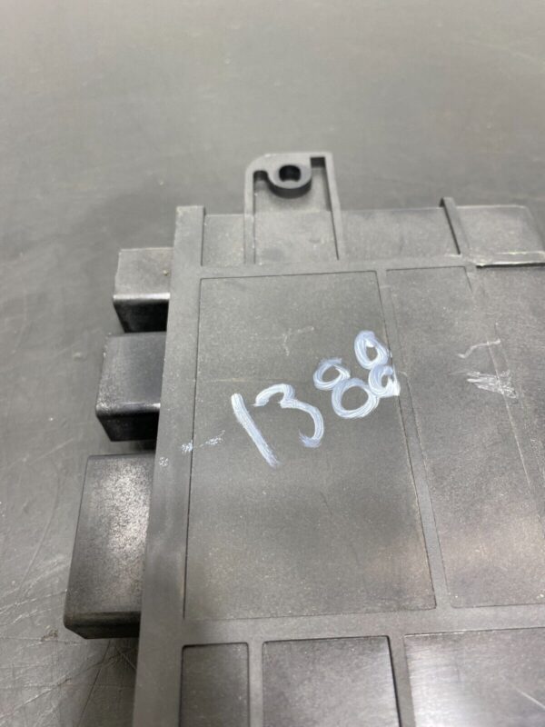 C6 Z06 OEM RFID HUB KEYLESS MODULE - Image 5