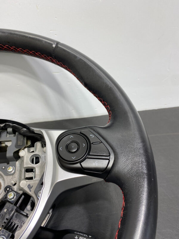 OEM STEERING WHEEL ASSEMBLY M/T NO PADDLE RED STITCH  SABURA - Image 7