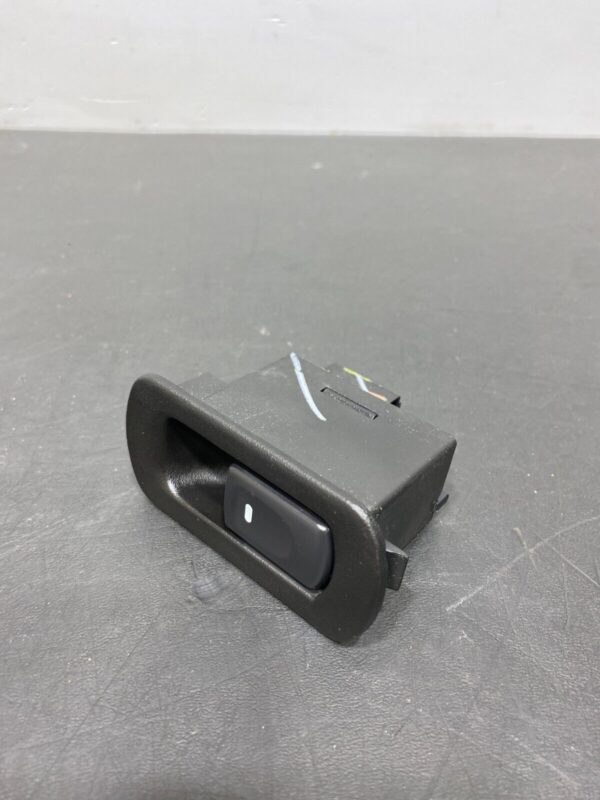 C6 Z06 OEM PASSENGER RH WINDOW SWITCH ASSEMBLY - Image 2