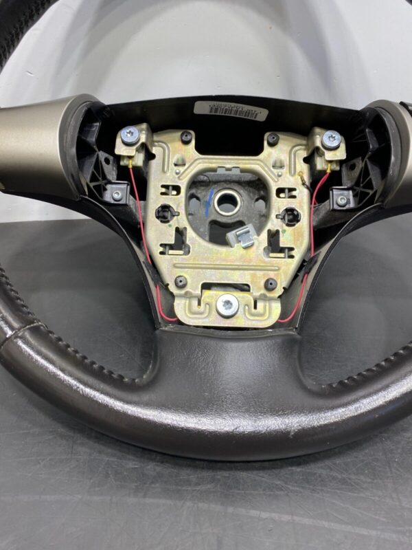 C6 Z06 OEM STEERING WHEEL ASSEMBLY M/T NO PADDLE - Image 5