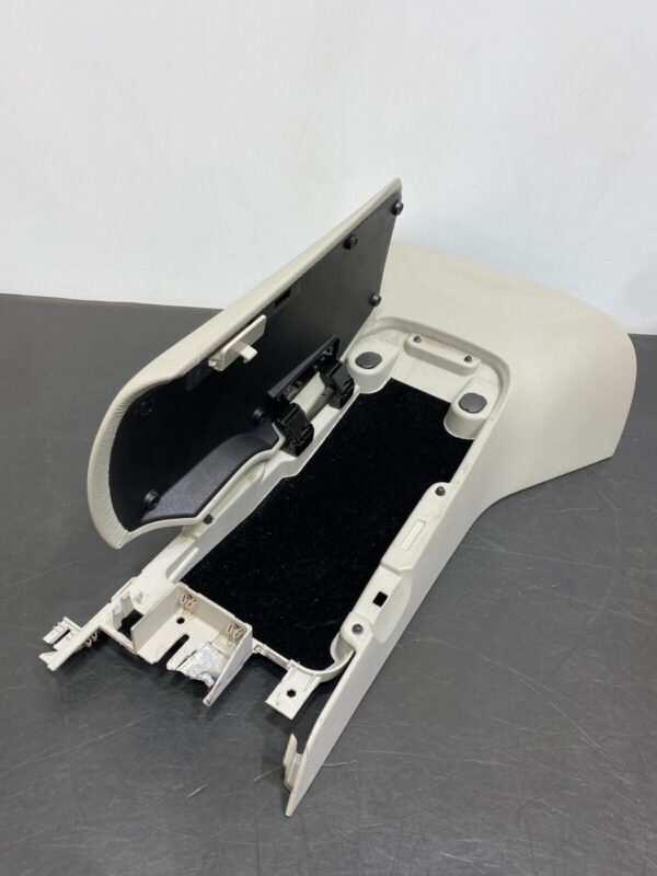 C6 OEM GREY CENTER CONSOLE ASSEMBLY WITH LID - Image 7