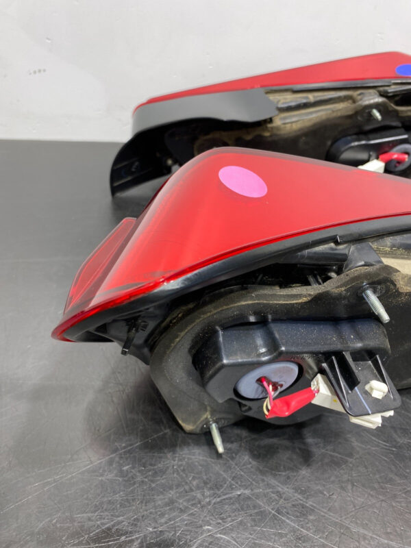SUBARU BRZ PERFORMANCE OEM LED TAIL LIGHT SET PAIR DRIVER PASSENGER - Image 3