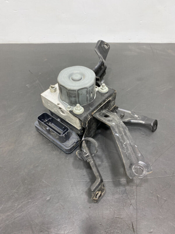OEM ABS ANTI LOCK BRAKE MODULE UNIT (SUBARU BRZ) - Image 8