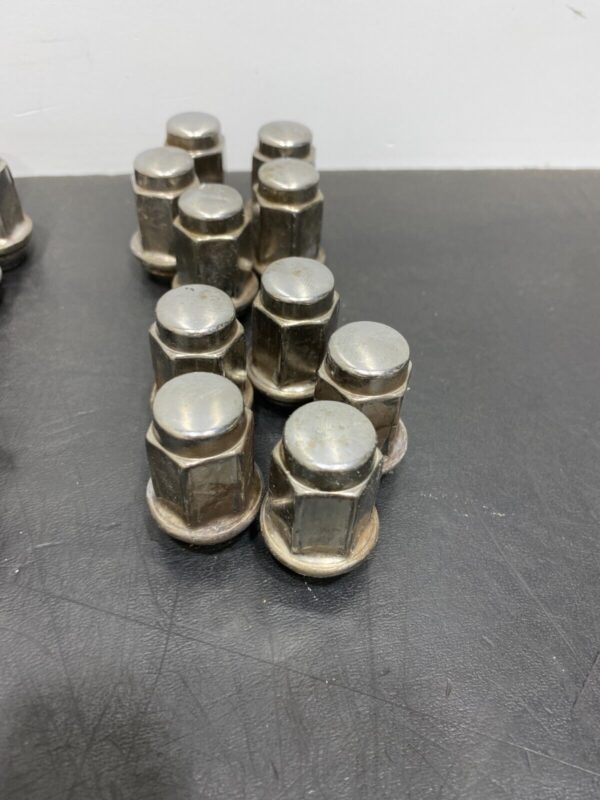 C6 GRANDSPORT OEM LUG NUTS SET - Image 2
