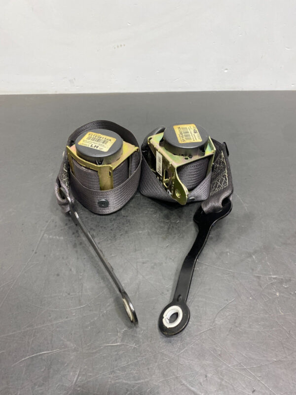 GTO OEM FRONT SEAT BELT PAIR DRIVER PASSENGER BELTS