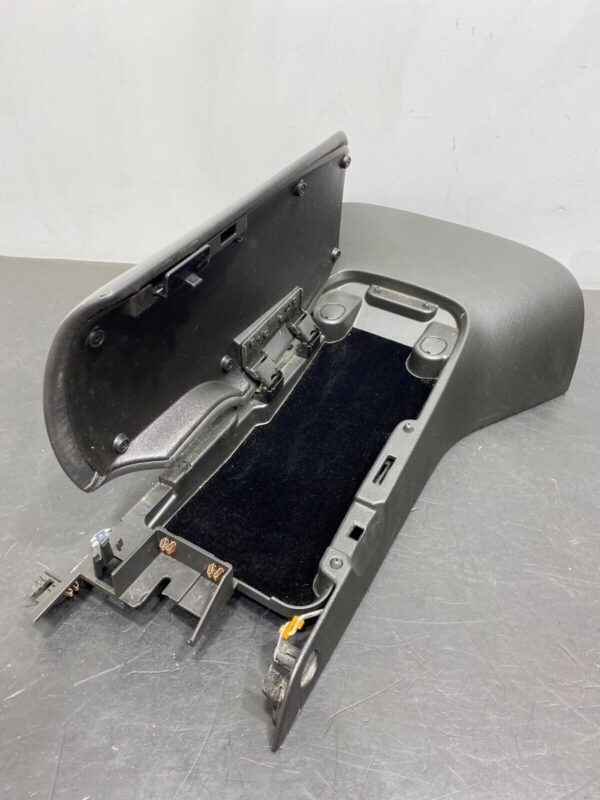 C6 OEM CENTER CONSOLE ARM REST WITH FLAG COVER - Image 5