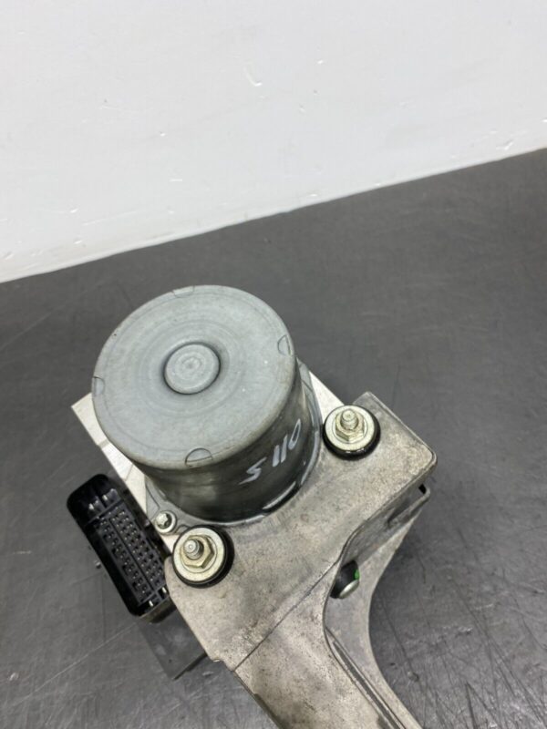 C6 OEM ABS ANTI LOCK BRAKE UNIT MODULE  - Image 3