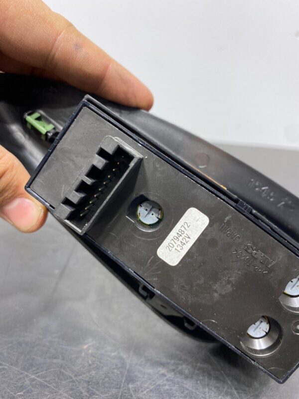 OEM DRIVER LH WINDOW SWITCH MIRROR BLACK (C6 GRANDSPORT) - Image 2