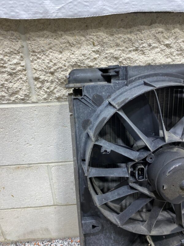 C5 Z06 RADIATOR WITH COOLING FANS COMBO ASSEMBLY  - Image 8
