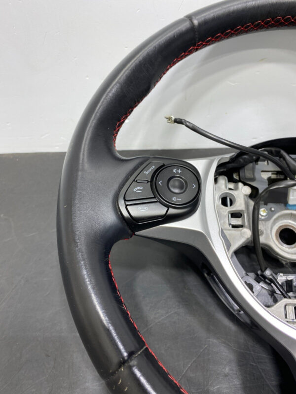 OEM STEERING WHEEL ASSEMBLY M/T NO PADDLE RED STITCH  SABURA - Image 8