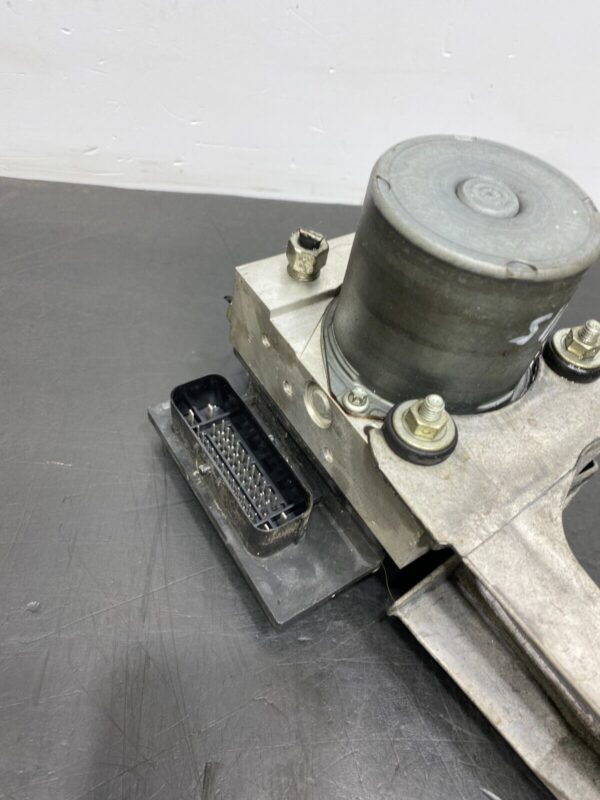 C6 OEM ABS ANTI LOCK BRAKE UNIT MODULE  - Image 5