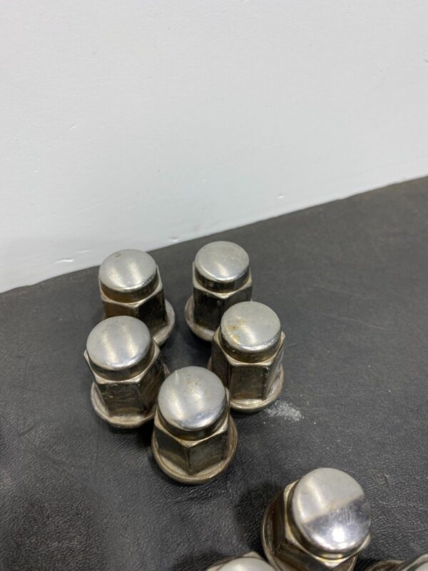 C6 GRANDSPORT OEM LUG NUTS SET - Image 5