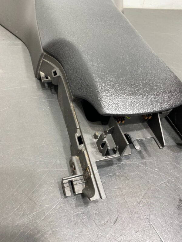 C6 OEM CENTER CONSOLE ASSEMBLY BLACK WITH LID - Image 5