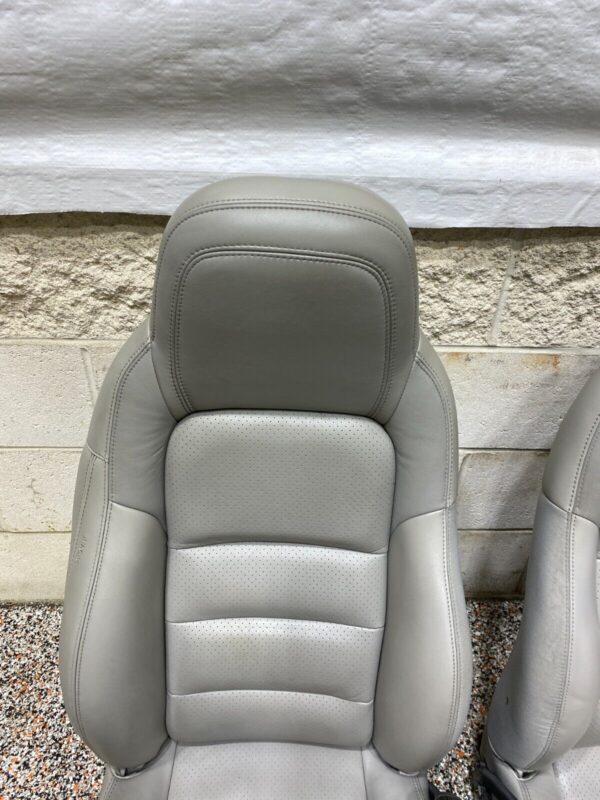 CORVETTE C6 OEM GREY LEATHER FRONT SEATS PAIR  - Image 8