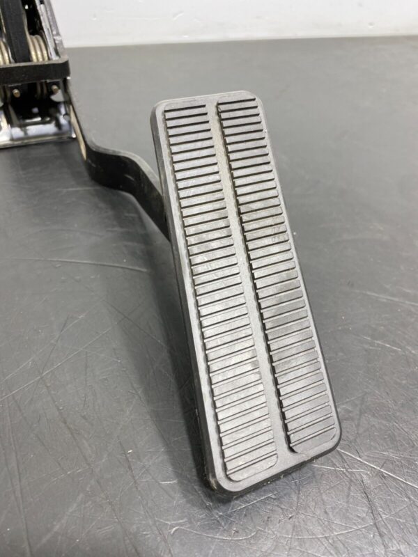 CORVETTE C6 OEM GAS ACCELERATOR PEDAL