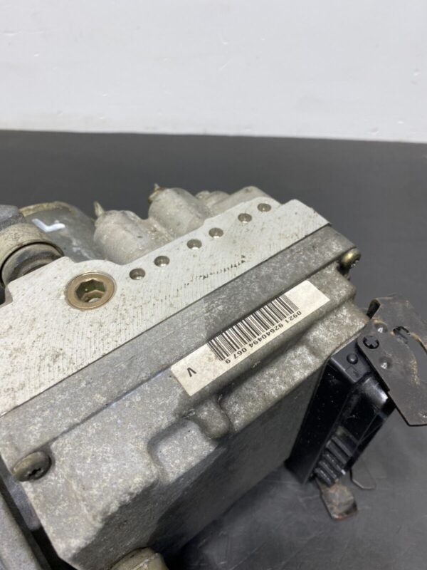 CORVETTE C5 OEM ABS ANTI LOCK BRAKE UNIT EBCM V CODE - Image 5