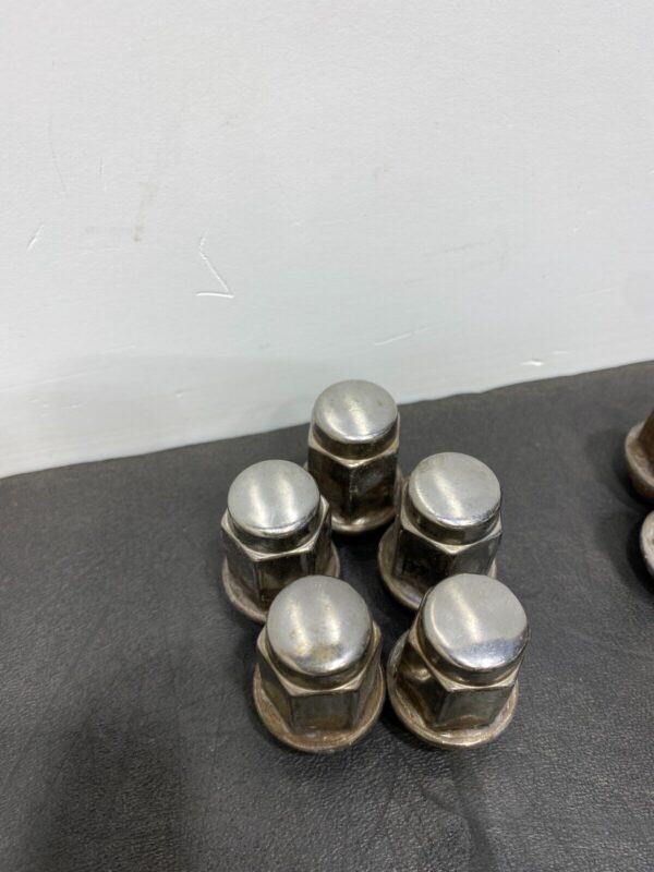 C6 GRANDSPORT OEM LUG NUTS SET - Image 6