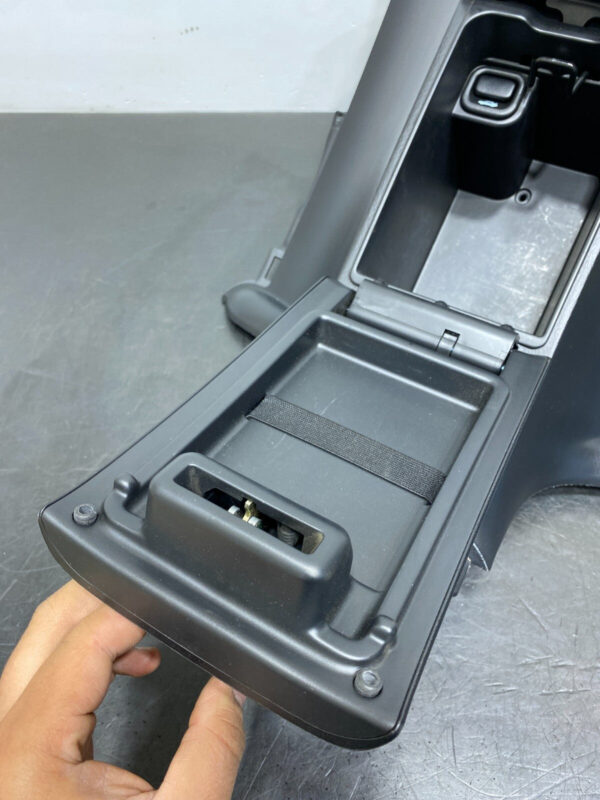HONDA S2000 AP1 OEM CENTER CONSOLE ALIEN HEAD WITH WIND SCREEN - Image 3