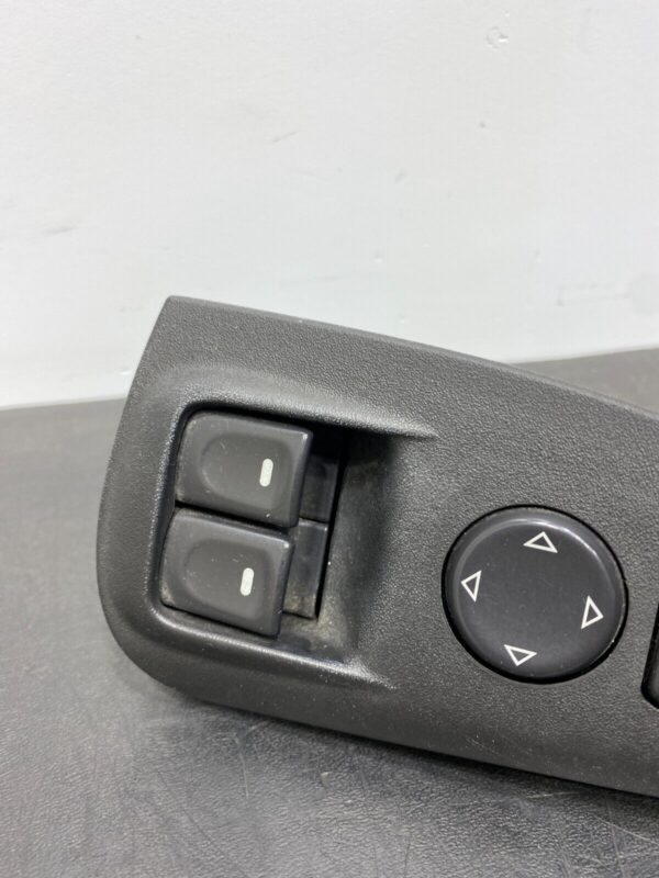 OEM DRIVER LH WINDOW SWITCH MIRROR BLACK (C6 GRANDSPORT) - Image 3