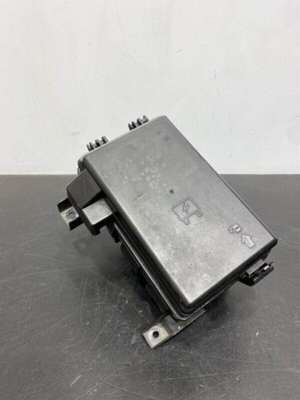 C6 OEM ENGINE BAY FUSE BOX ASSEMBLY (2006 Corvette) - Image 7