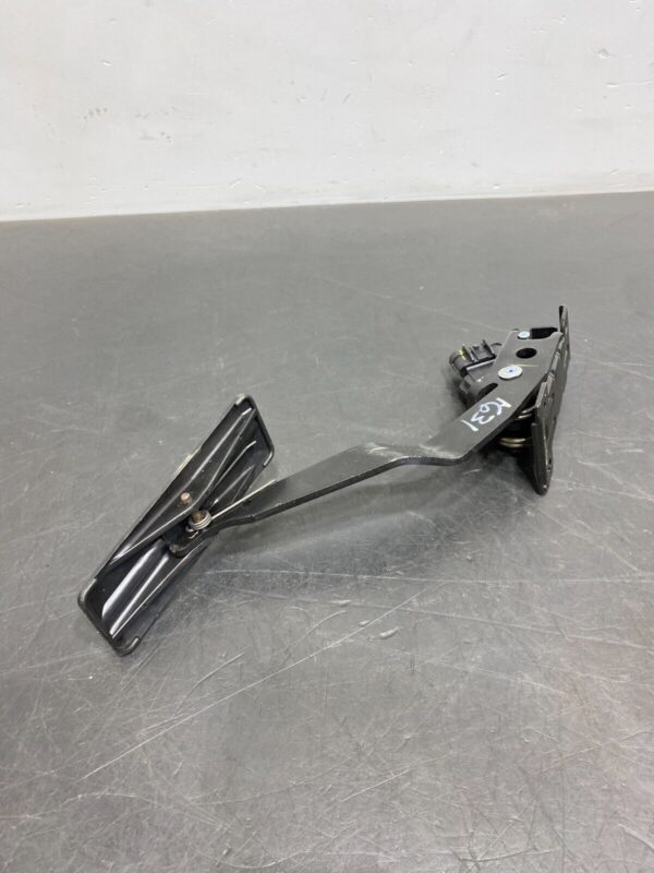CORVETTE C6 OEM GAS ACCELERATOR PEDAL - Image 7