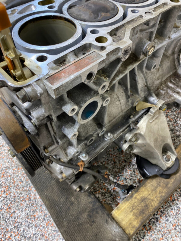 HONDA S2000 AP1 OEM F20C ENGINE SHORT BLOCK 2.0L USED 82K SCORED CYL 4 WALL - Image 6